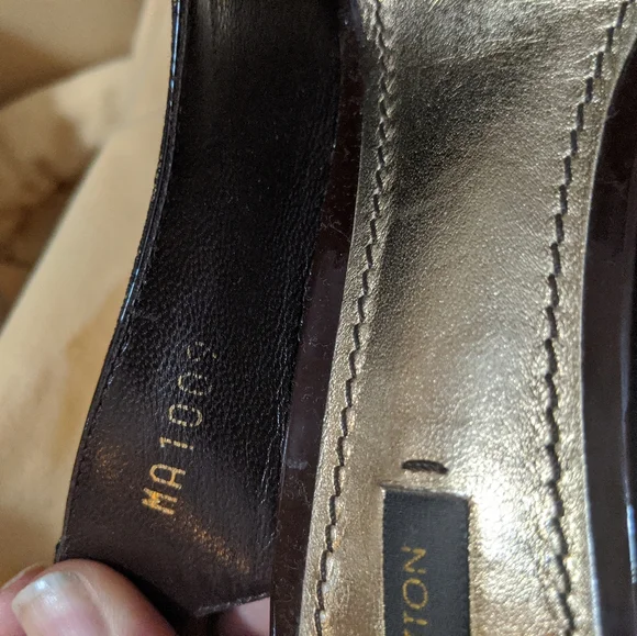 Louis Vuitton - Picture 11 of 12